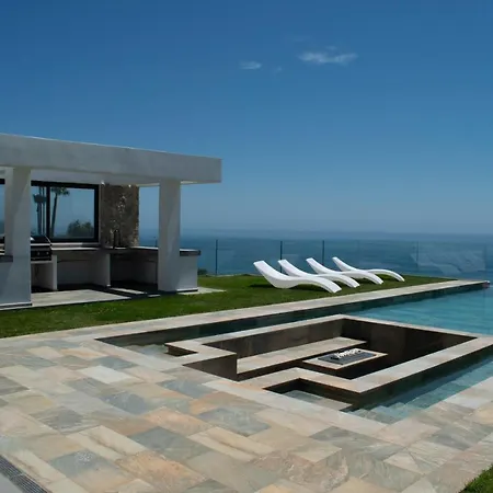 Stupa Luxury ベナルマデナ