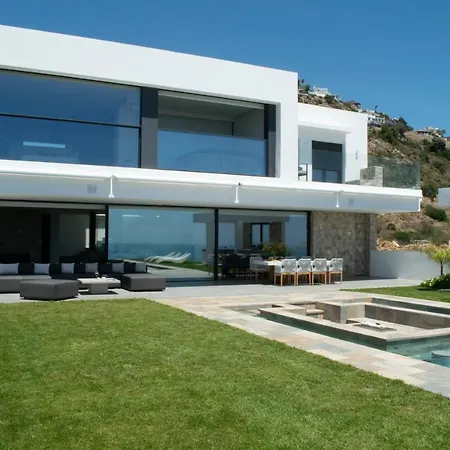 Villa Stupa Luxury *